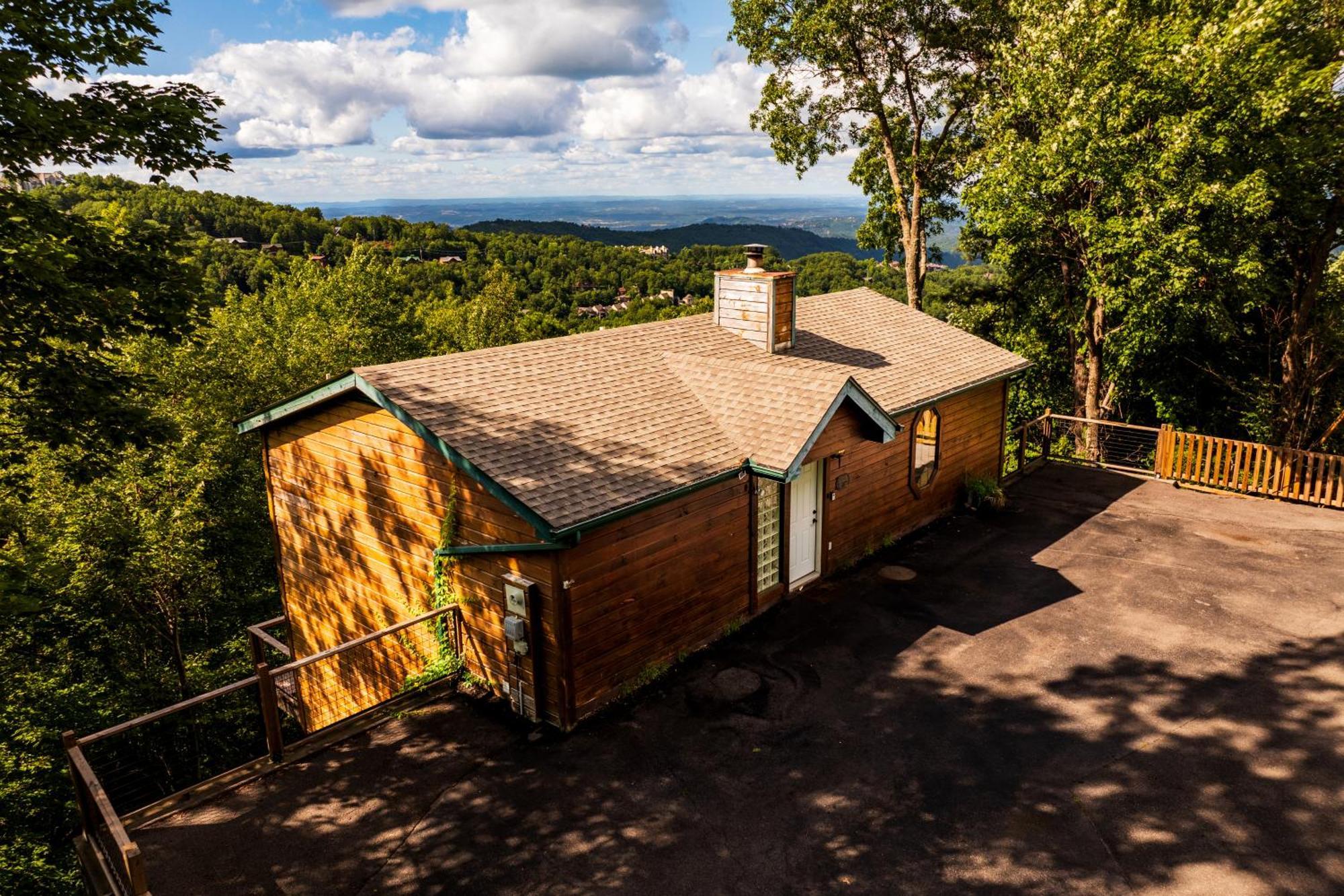 Elevista - Quaint&Private-Views-Hottub-Pooltable-Bears-3 Clubhouse Pools Villa Gatlinburg Exterior photo