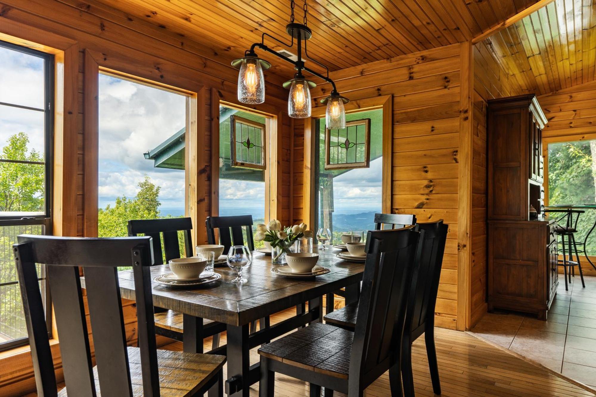 Elevista - Quaint&Private-Views-Hottub-Pooltable-Bears-3 Clubhouse Pools Villa Gatlinburg Exterior photo