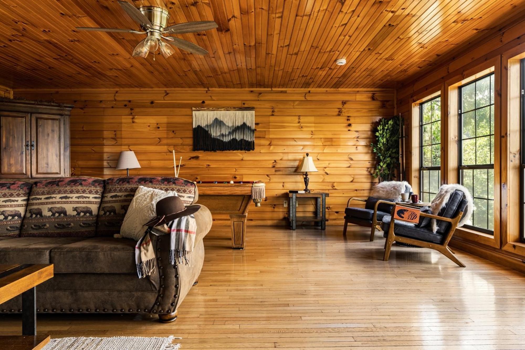 Elevista - Quaint&Private-Views-Hottub-Pooltable-Bears-3 Clubhouse Pools Villa Gatlinburg Exterior photo