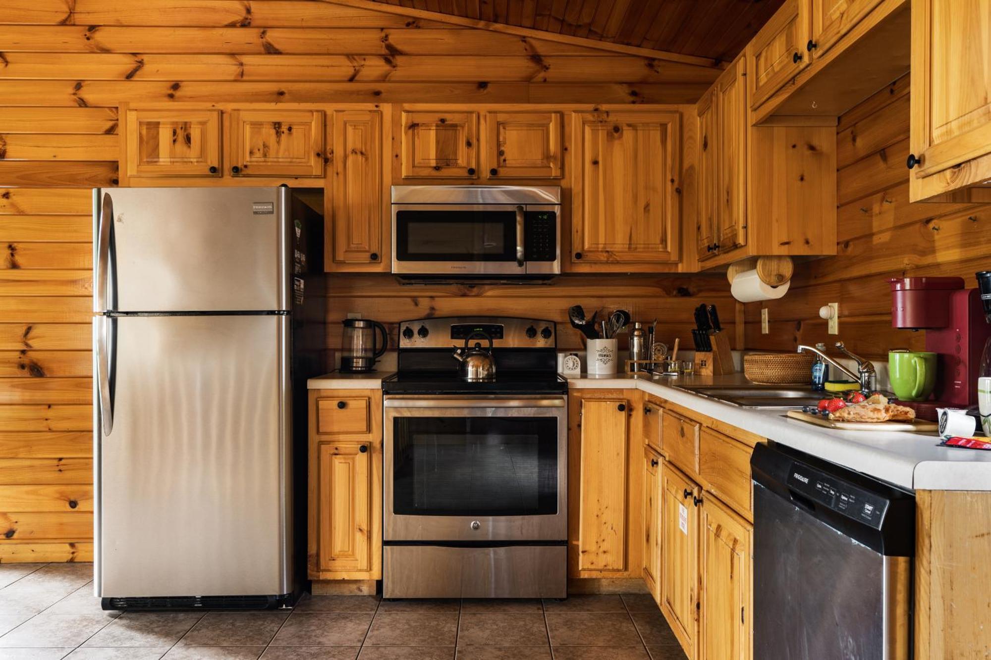 Elevista - Quaint&Private-Views-Hottub-Pooltable-Bears-3 Clubhouse Pools Villa Gatlinburg Exterior photo